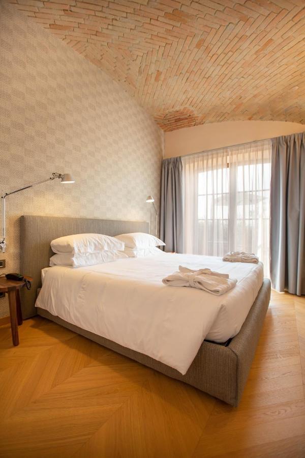 Villaggio Narrante - Cascina Galarej Serralunga d'Alba Exterior foto